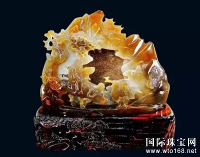 鱦