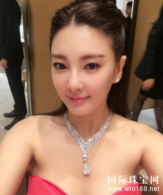 鱦