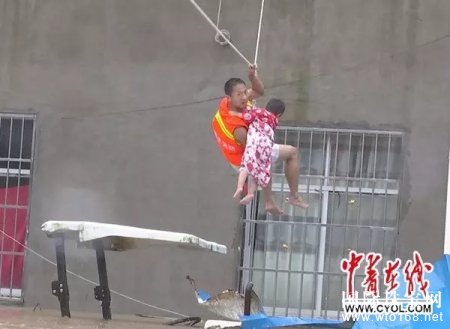 鱦人漱ʷס죡ͬʱجľȻ...