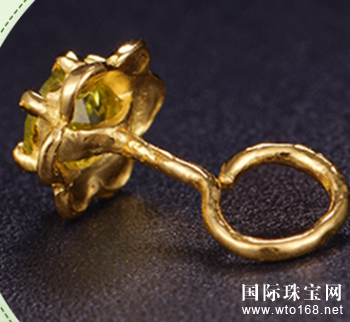 华昌珠宝 足金镶橄榄绿宝石耳钉