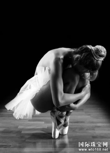 萃华珠宝|有一种美叫刚柔并济！