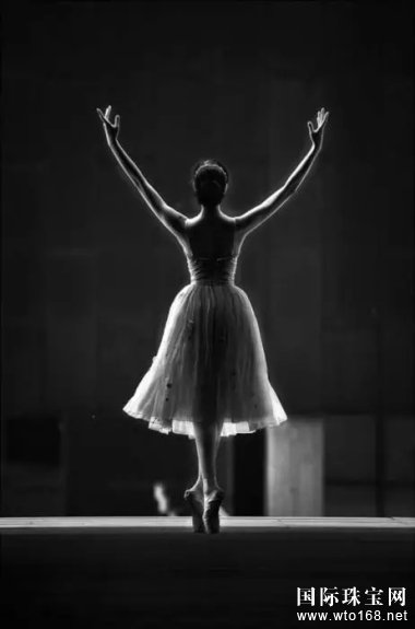 萃华珠宝|有一种美叫刚柔并济！