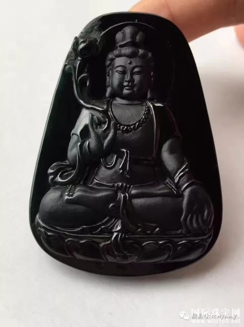 翡翠物语：翡翠墨玉的传奇故事