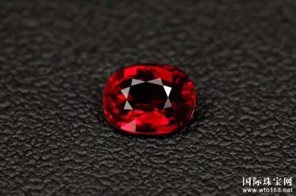 金象珠宝第6届红宝鉴赏会杭州解百绚丽开启