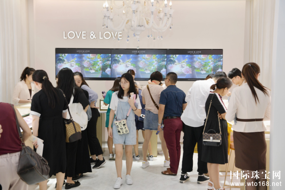 LOVE&LOVE뱻ȫռ ڹ鱦չ